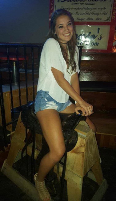 Cowgirls at Lonnie's Western Room
