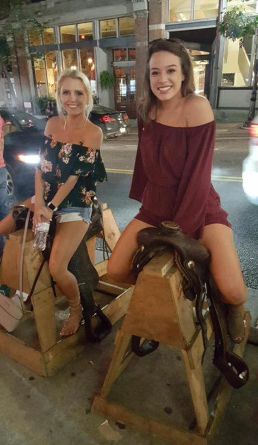 Cowgirls at Lonnie's Western Room