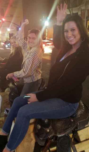 Cowgirls at Lonnie's Western Room